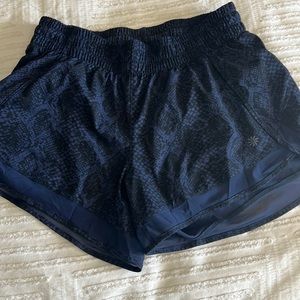 Athleta mesh racer run short 4”